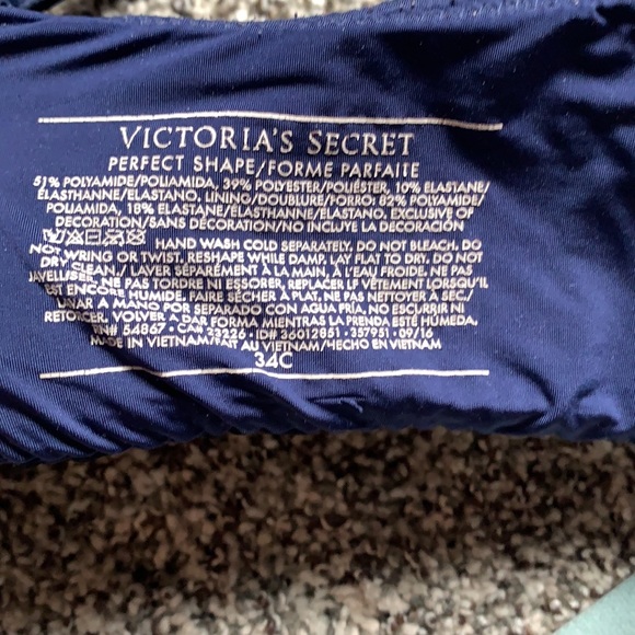 2 perfect Shape bras by VS - Picture 7 of 8